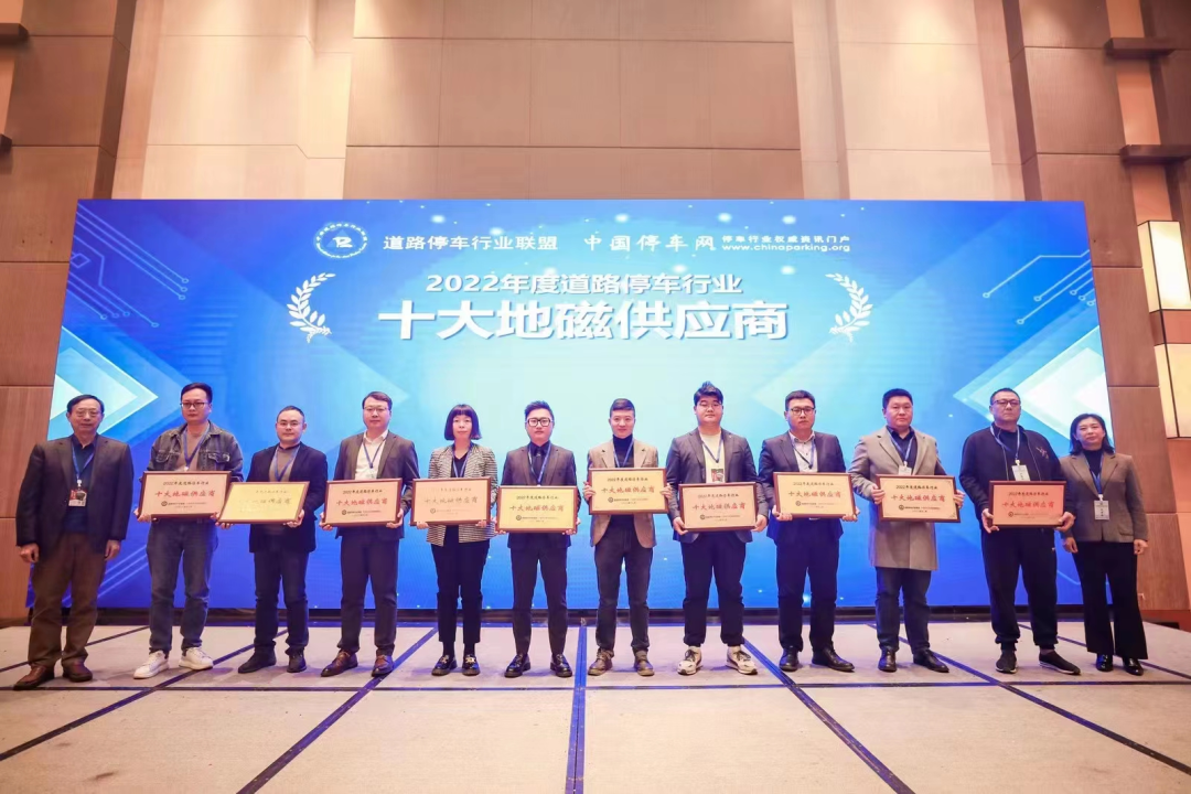 1709192637431095.jpg 060932499494.jpg